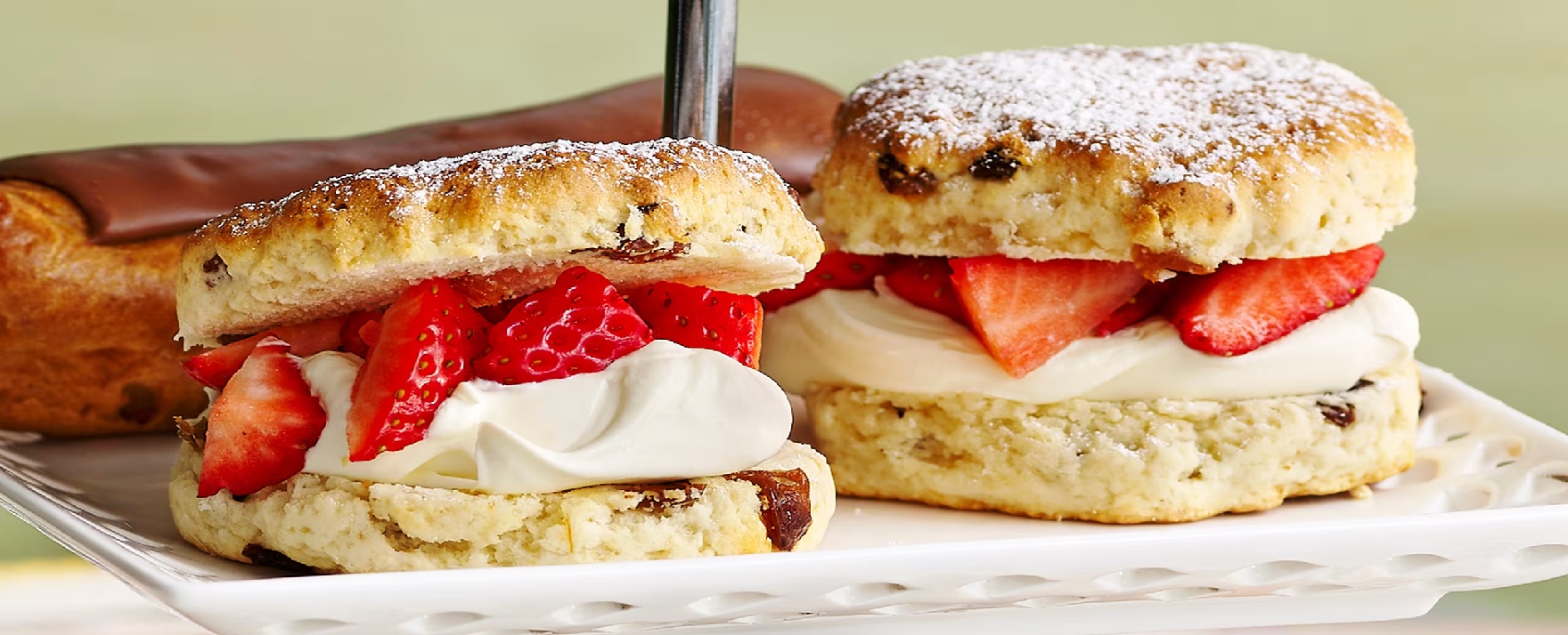 strawberry scones header.jpg